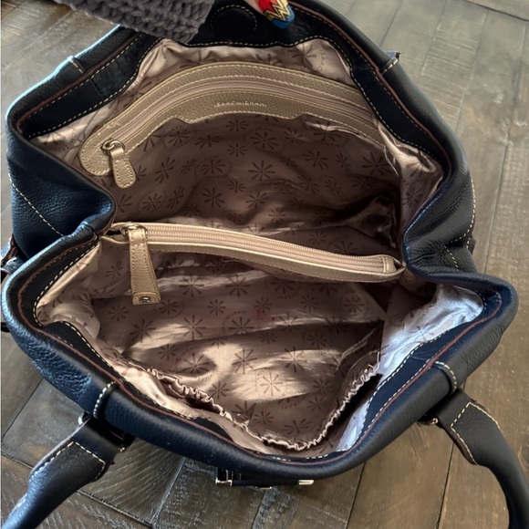 Isaac Mizrahi Navy pebbled leather Shoulder Bag - Picture 9 of 16